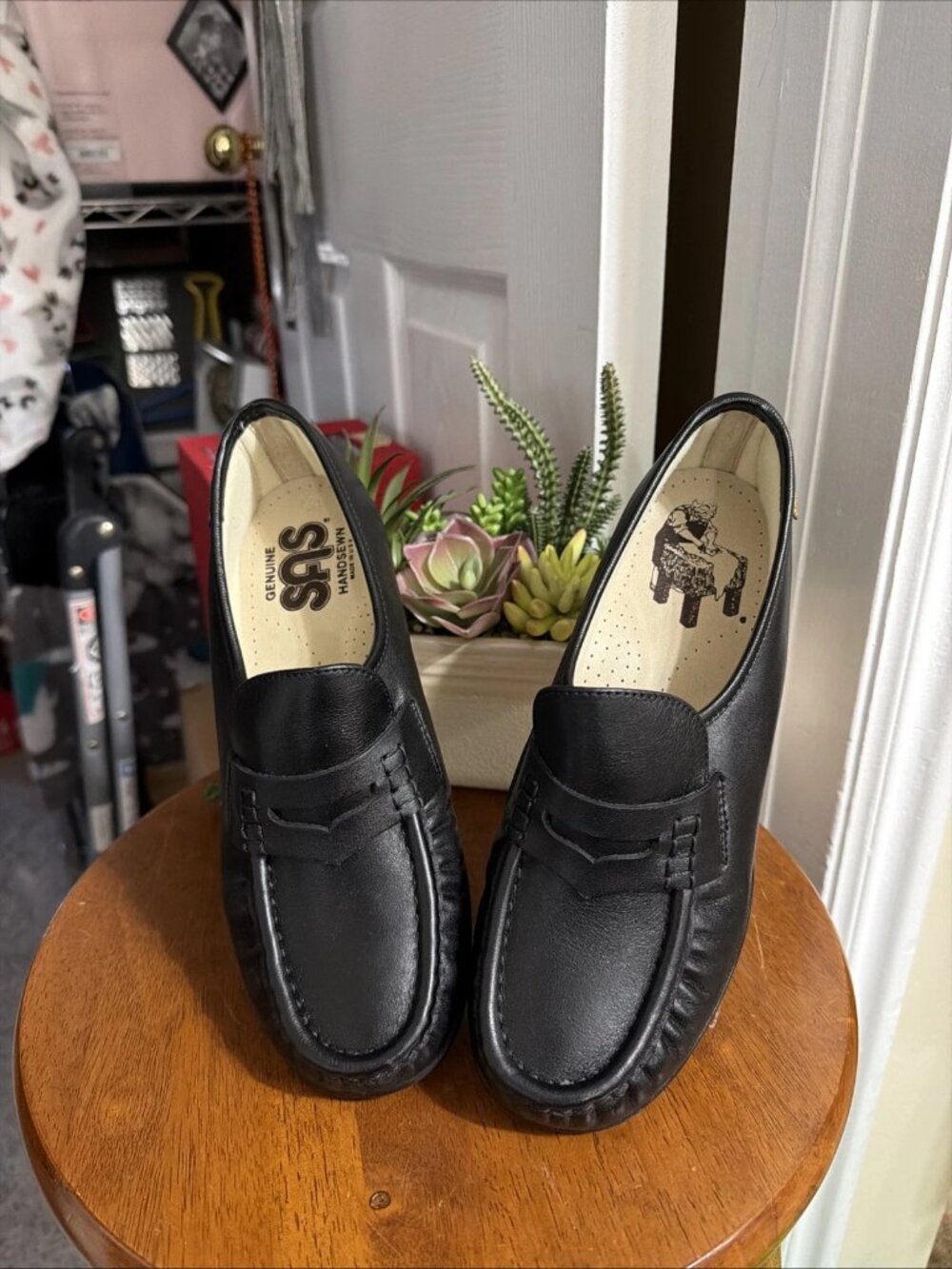 SAS Women's Classic Timeless Loafer In Black - Size 7.5 W - EUC